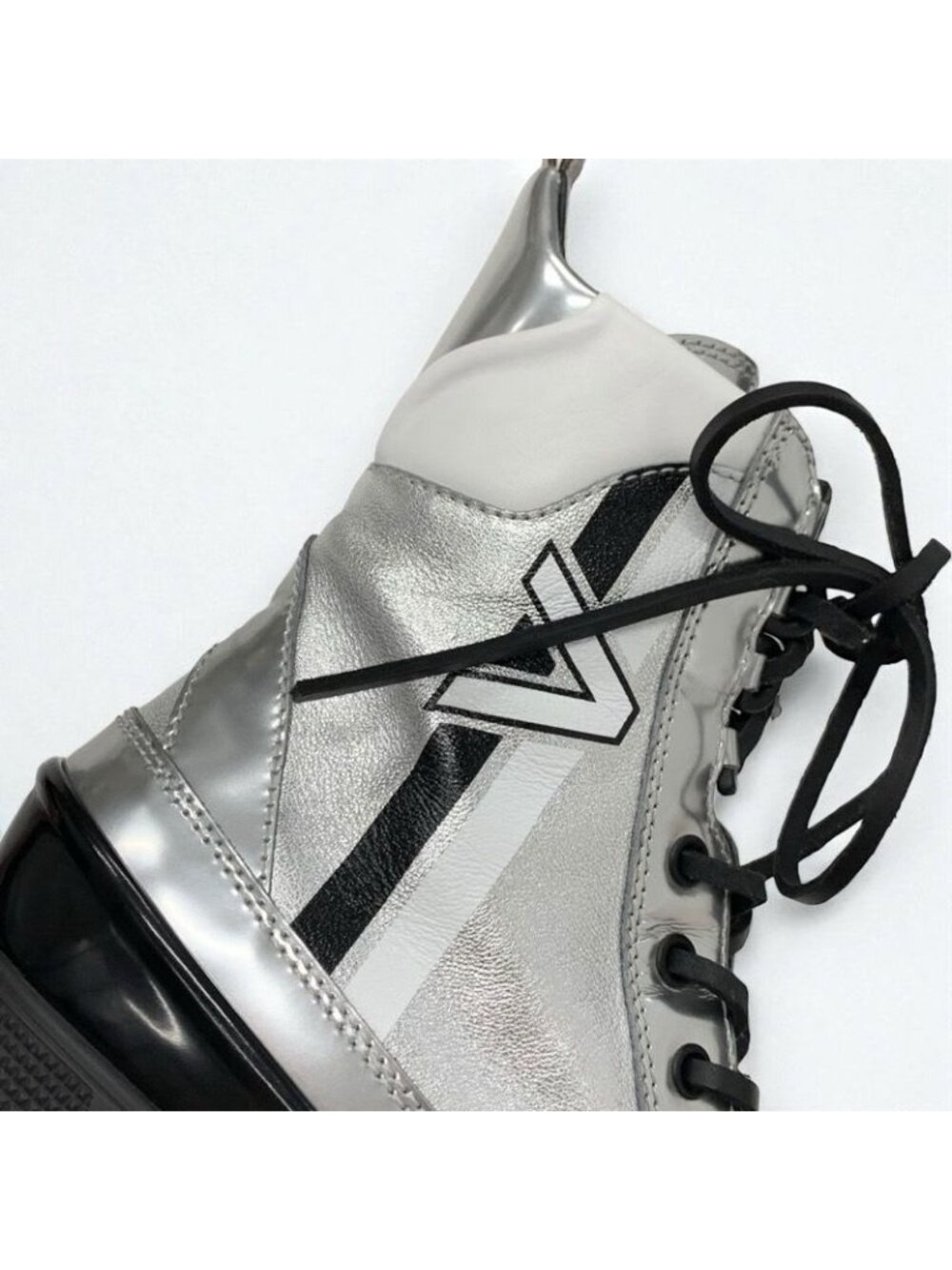 Louis Vuitton Laurie Line Boots Short Shoes Leather Patent Silver Black - Picture 9 of 10